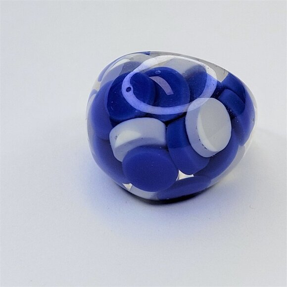 Chunky Oval Shape Resin Ring With Blue and White Pill Beads Lucite Large Ring - Picture 5 of 9